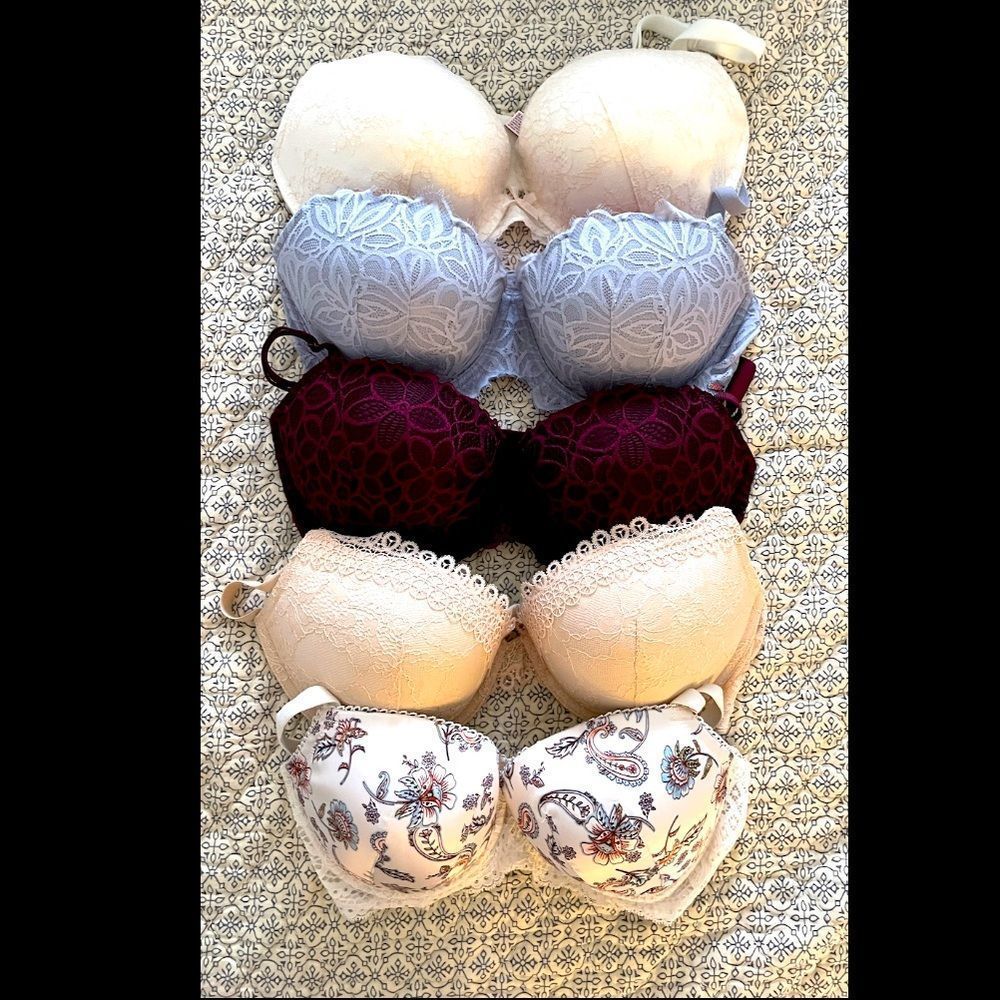 VICTORIA’S SECRET 5 BRAS 36DD